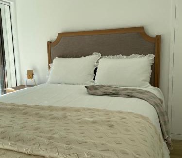 Mos House | Discover Casa do Cabo: Pet-Friendly with Hot Tub Bliss