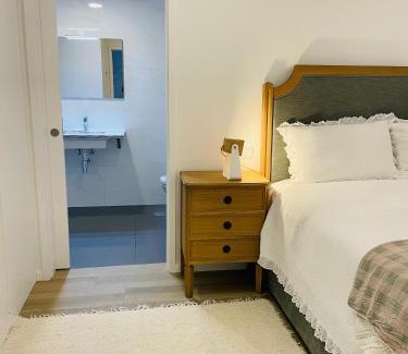Mos House | Discover Casa do Cabo: Pet-Friendly with Hot Tub Bliss