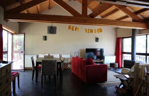 Montalegre House | Cozy Casa do Castanheiro: Pet-Friendly Family Retreat