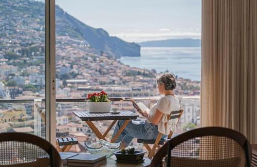 Sao Pedro House | Discover Casa do Castelo: Family-Friendly with Hot Tub