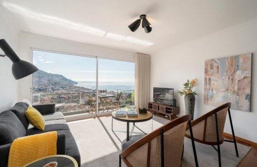 Sao Pedro House | Discover Casa do Castelo: Family-Friendly with Hot Tub