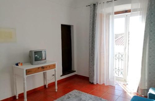 Arraiolos Apartment | Cozy Casa do Castelo II: Child-Friendly Retreat Awaits