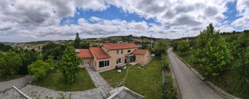 Batalha House | Discover Casa Do Colipo: Family-Friendly Oceanfront Getaway