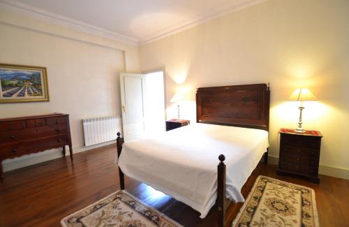 Sao Tiaguinho Bed & Breakfast | Inviting Casa do Condado de Beirós with Ocean Views & Pool