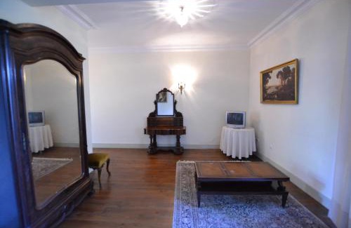 Sao Tiaguinho Bed & Breakfast | Inviting Casa do Condado de Beirós with Ocean Views & Pool