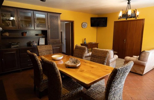 Mira House | Family-Friendly Stays at Casa do Corgo for Your Getaway