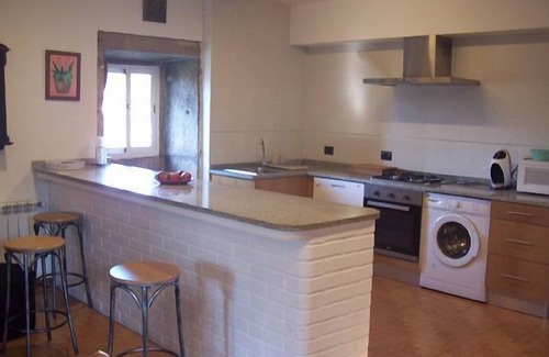 Tomino Cottage | Perfect Getaway: Casa do Cruceiro for 10 with Ocean Views