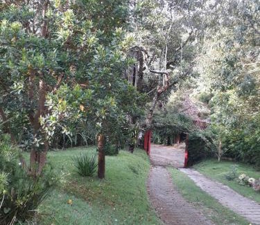 Santo Antonio do Pinhal House | Unforgettable Stay at Casa do Deck - Pet Friendly Retreat