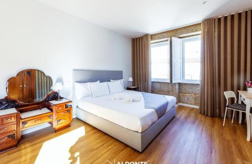 Riba de Mouro House | Casa do Desassossego: Oceanfront Retreat with Pool & Spa