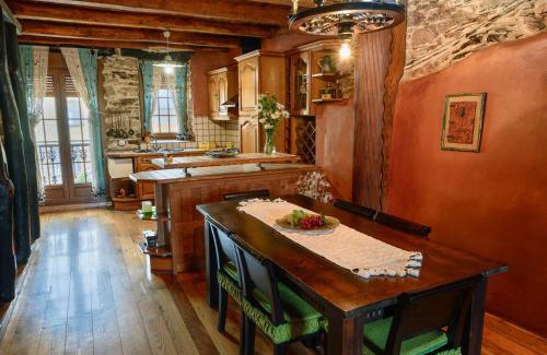 Carucedo House | Discover Casa do Eiró: Family-Friendly Retreat with Top Scores