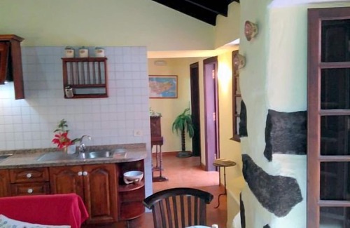 Santa Cruz de Tenerife Cottage | Relax at Casa Dos Barrancos with Oceanfront Amenities