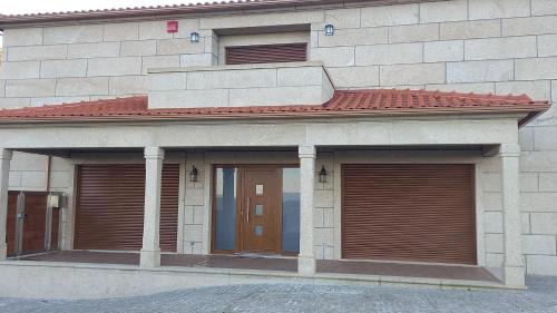 Portela de Santa Eulalia House | Discover Casa do Gaspar: Family-Friendly 4-Star Retreat
