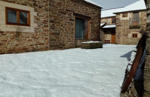 Monfero House | Welcoming Casa Do Grilo: Highly Rated with Hot Tub Access