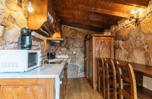 Celorico de Basto Apartment | Explore Casa do Guardião do Castelo - Family-Friendly Retreat