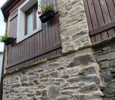 O Pino House | Casa do Horreo: Guest Rated 9.3 with Delicious Breakfast