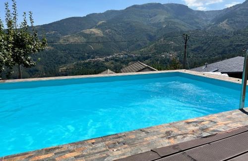 Parada House | Pet-Friendly Casa do Julien: Exceptional Mountain Getaway