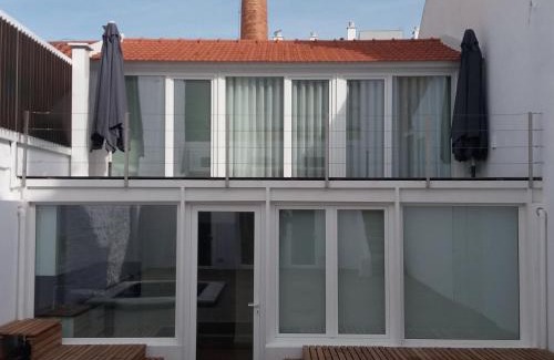 Seixal House | Experience Oceanfront Bliss at Casa do Lado