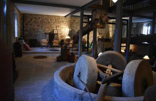 Medelim Villa | Family-Friendly Getaway at Casa do Lagar de Medelim