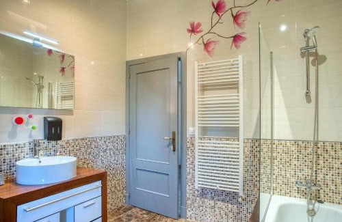 Silleda Villa | Oceanfront Oasis at Casa do Leal Silver Way - Rated 9.1