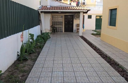 Quinta Do Conde House | Pet-Friendly Casa do Limoeiro with Oceanfront Views