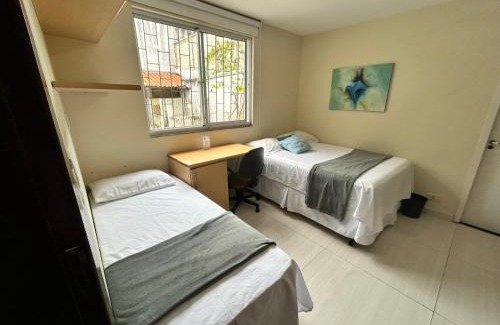 Bacacheri House | Casa do Loro Hospedagem