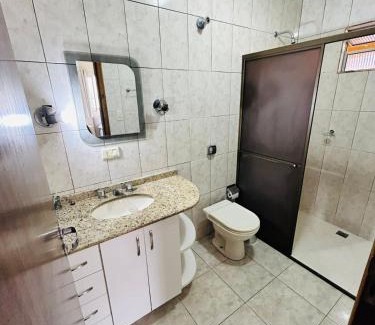Bacacheri House | Casa do Loro Hospedagem