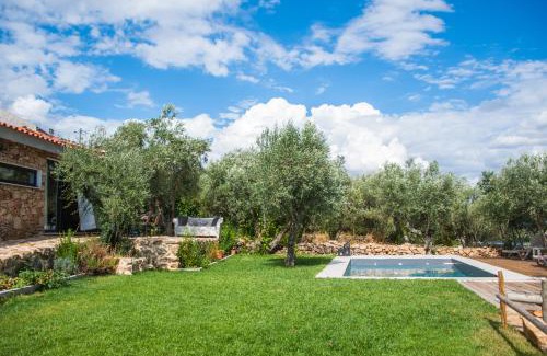 Trancoso House | Relax at Casa do Manel: Pet-Friendly Oasis with Pool