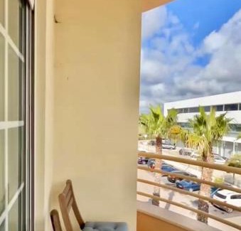 Gambelas Apartment | Welcoming Casa do Mar Faro: Pet-Friendly Retreat Rated 9.5