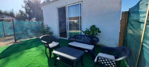 Cadaval House | Budget-Friendly Casa do Meio: Pet & Family Friendly Stay