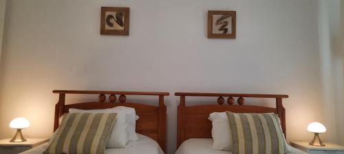 Cadaval House | Budget-Friendly Casa do Meio: Pet & Family Friendly Stay