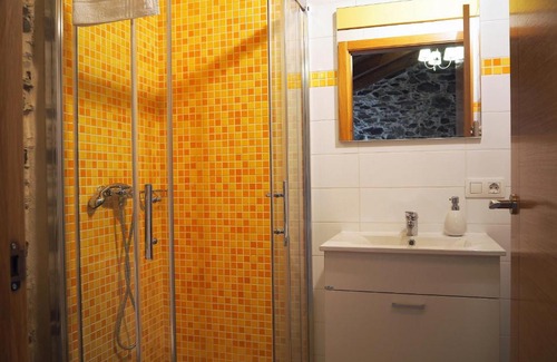 As Nogais House | Family-Friendly Retreat at Casa do Meson - Guest Rated 8/10