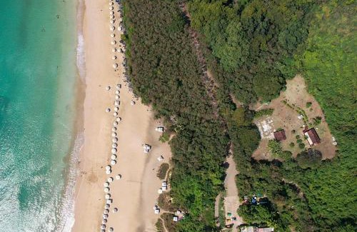 Vila dos Remedios House | Pet-Friendly Casa do Ney with Ocean Views and Breakfast