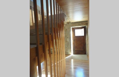 Sendim House | Inviting Casa do Palheiro: Breakfast & Family-Friendly Stay