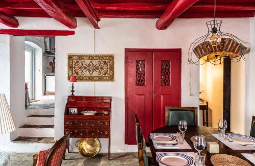 Avis House | Family-Friendly Stay at Casa do Pelourinho