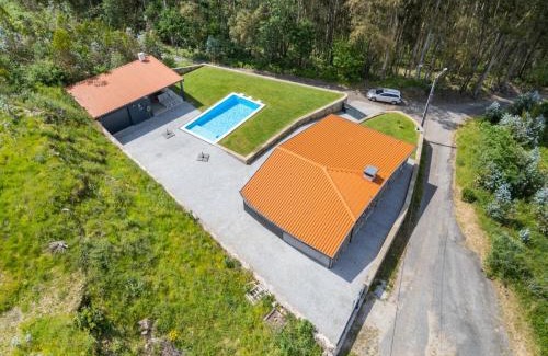 Vila Verde House | Discover Casa do Pico: Pet-Friendly Oasis with Ocean Views