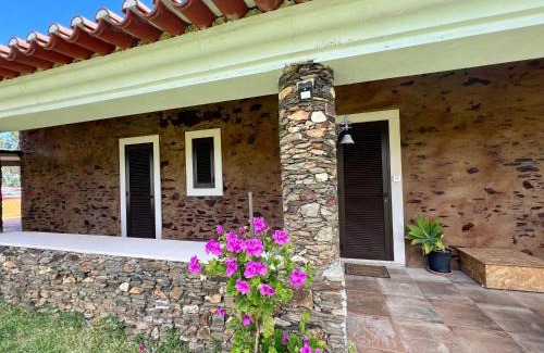 Olalhas House | Guest Rated 10/10: Family-Friendly Casa do Pinhal Retreat