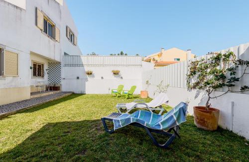 Fonte de Sesimbra Villa | Pet-Friendly Retreat at Casa do Pinhal Sesimbra - 4 Stars