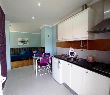 Sao Bernardino Apartment | Cozy Casa do Portão Azul - Oceanfront Family Retreat