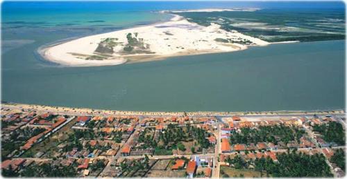 Camocim Apartment | Relax at Casa Do Povo with Private Beach & Ocean Views