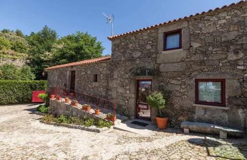 Calheiros House | Oceanfront Casa do Progo: Pet-Friendly Retreat with Pool