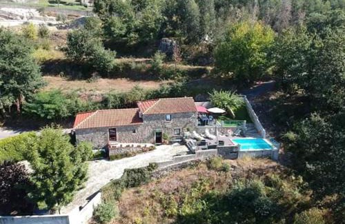 Calheiros House | Oceanfront Casa do Progo: Pet-Friendly Retreat with Pool