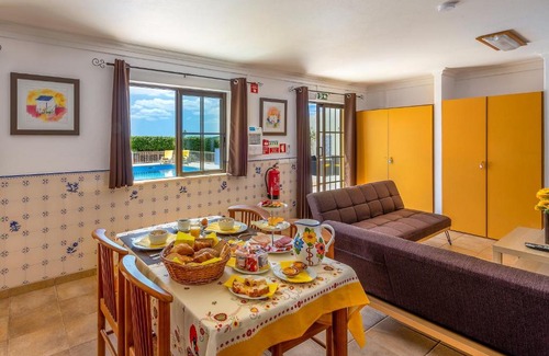 Silves Bed & Breakfast | Discover Casa dos Ninos: Oceanfront Family Retreat