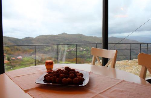 Arcos de Valdevez House | Family-Friendly Casa do Ramiscal - Eido do Pomar Awaits
