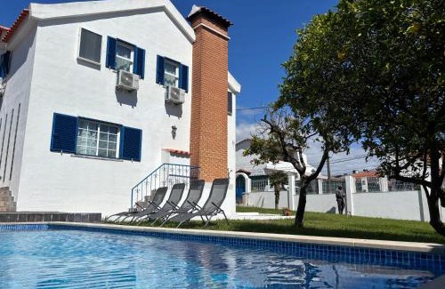 Charneca de Caparica e Sobreda House | Casa do Rei Aroeira