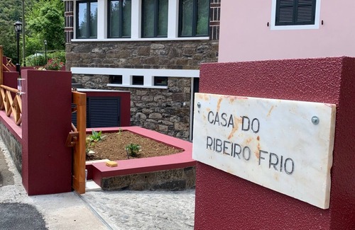 Sao Roque do Faial House | Relaxing Stay at Casa do Ribeiro Frio - Cascade Room