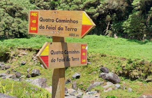 Faial Da Terra House | Family-Friendly Getaway at Casa do Sanguinho - Rated 10/10