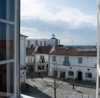 Evora Apartment | Pet-Friendly Casa do Sertório - Family Retreat with High Ratings