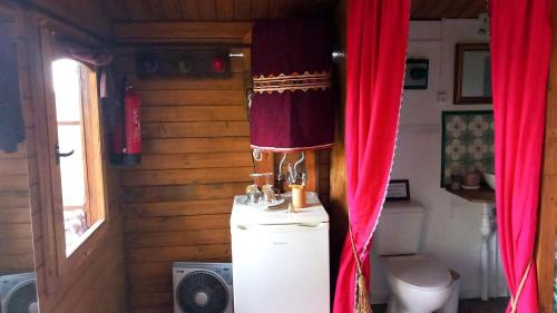 Alhadas Bed & Breakfast | Discover Casa do Sobreiro 2: Family & Pet Friendly Retreat