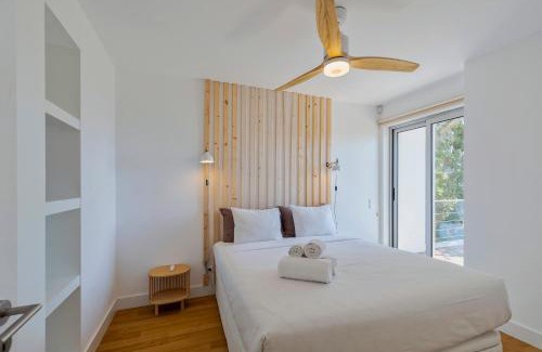 Caixas House | Casa do Sobreiro: Oceanfront Retreat with Pool & Family Fun