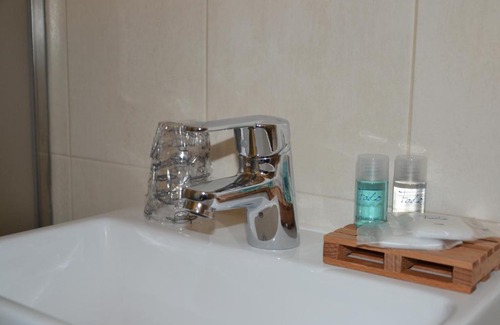 Leiria House | Discover Casa do Ti Luís: Family-Friendly with Kitchen Access